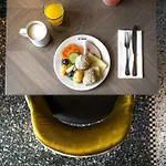 Next Door ルールモント