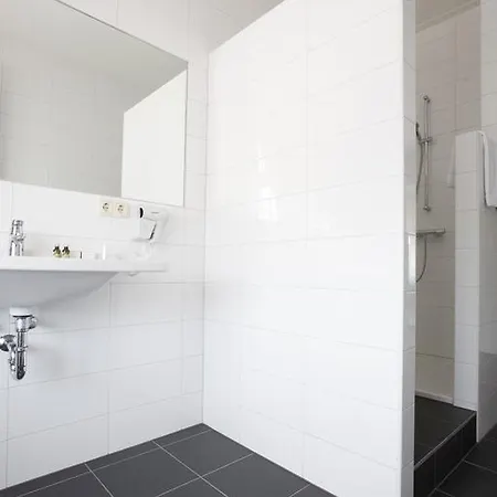 Hotell Next Door 3*